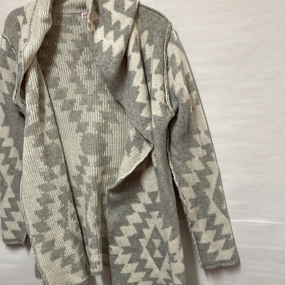 Woven ❤️ Heart Cardigan Sweater - Small - Picture 5 of 11